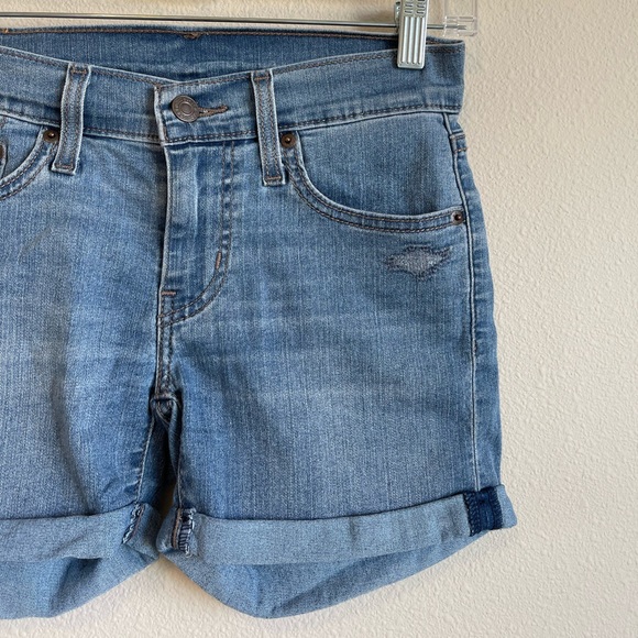 LEVI’S Shorts - Picture 2 of 3